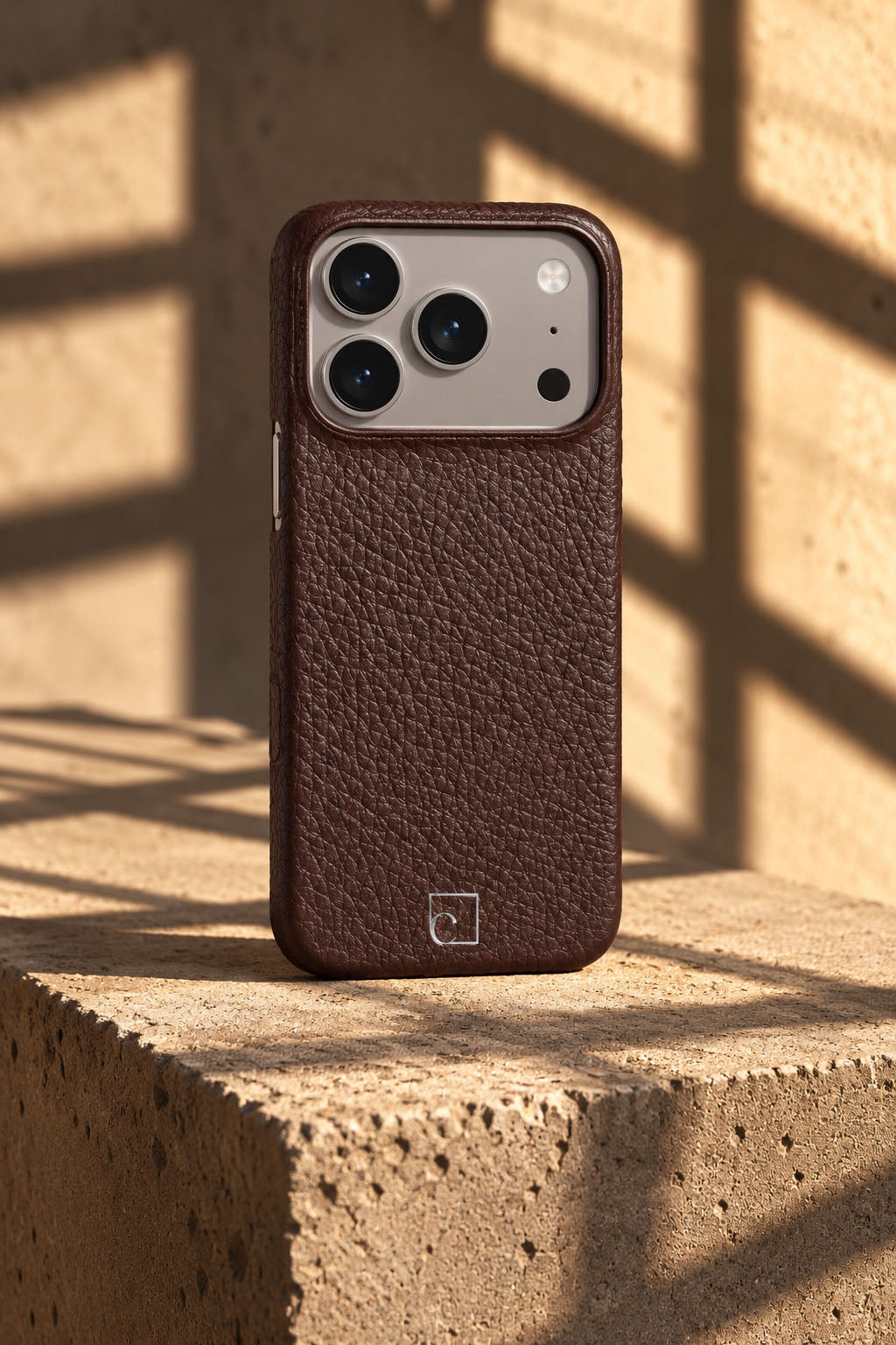 iPhone 16 Pro — Étui classique — Cuir de veau grainé