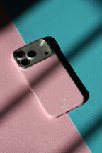 iPhone 16 Pro — Étui classique — Cuir de veau grainé