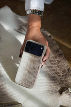 iPhone 16 Pro — Étui classique — Crocodile